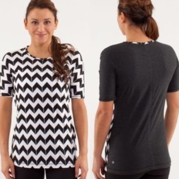 lululemon athletica Tops - Lululemon 6 devotion tee black white chevron top